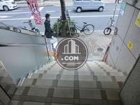 エントランスホールからの風景です