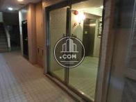 両開きのエントランス入口です