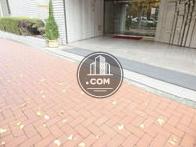 段差のない玄関周りの床面