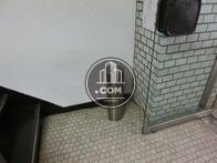 1Fエントランスには喫煙所があります