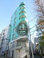 三角地帯に建つ物件です