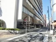 最寄りとなる築地駅へアクセスします