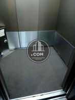 エレベーター内部