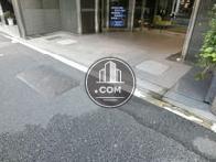 フラットな床面で連結しています