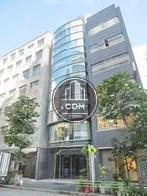 近未来的なデザインの建物