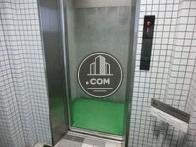 エレベーター内