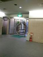 入口には風除室も完備