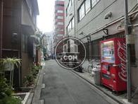 ビルの裏面