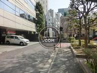 普段は全くと言えるほど車は通りません