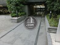 石畳の正面玄関