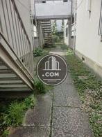 建物の間をぬって通路が敷かれています