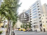街路樹のある通り