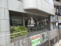 入口の両脇にもお部屋が設けてあります