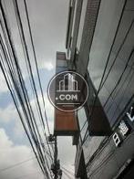 袖看板が設置されています
