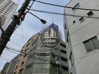 上階がセットバックしています