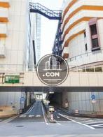 首都高速出入口に隣接