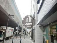 人通りはほぼありません