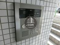 玄関前インターホンです