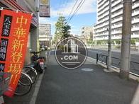 幅の広い歩道です