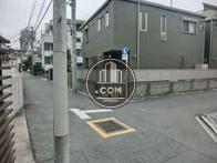正面入口付近から見た周辺です