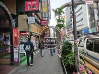 すぐ先は池袋駅です