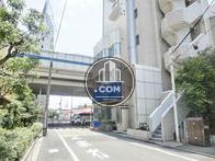 隣接する脇道奥からの景観