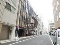 八丁堀駅方面へ向かう公道です