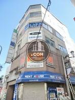 歩道から見上げた様子
