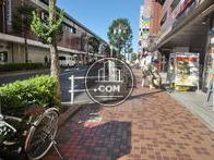 大久保駅方面です