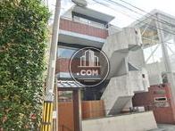 地下にも店舗スペースがあります