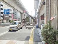 玄関前の歩道