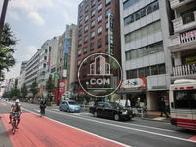 新宿方面からの交通量が多いです