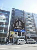 渋い外観の物件です