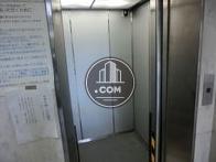 エレベーターの中