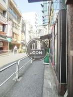 神田小川町太田屋ビル前の歩道