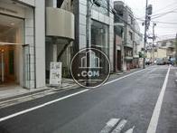 玄関側の道路を撮影