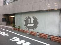 左側が入口です