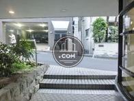 正面玄関前