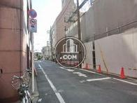 西側の道路