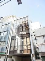 右斜め前からです、光の加減で雰囲気が変ります