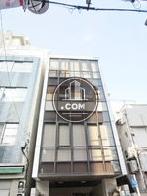 向いの道正面からです