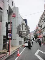 オフィスが多めの街の雰囲気です