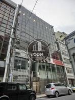低層階と上層階の色のコントラストが格好良いです