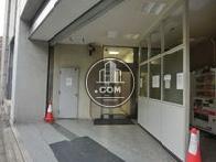 裏側通用口の左手には管理室があります
