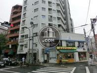 角地に位置しております
