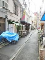玄関前の道