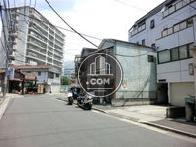隣接する高い建物がありません