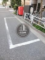 玄関前の公道にパーキングメーターがございます