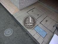 入口部分には多少ではございますが、段差があります