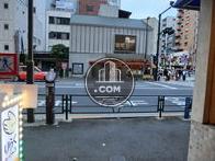 ビル目の前です